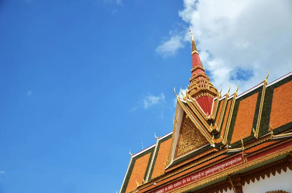 Buddhalainen temppeli Wat Preah Prom Rath Siem Reap, Kambodza — kuvapankkivalokuva