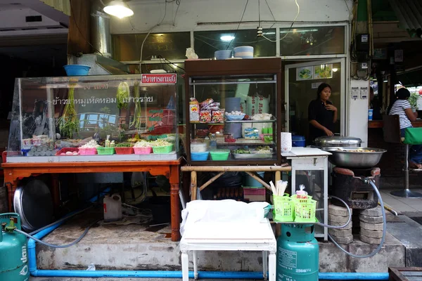 Straat eten stal op de straatkant in Pattaya, Thailand — Stockfoto