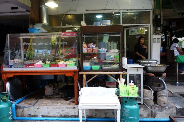 Street food stall no lado da estrada em Pattaya, Tailândia — Fotografia de Stock