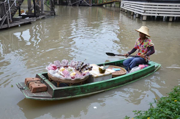 Mercado flotante de Pattaya cuatro regiones — Foto de Stock