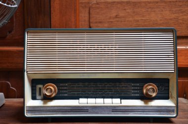 Eski retro eski radyo