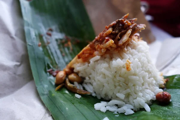 Makanan tradisional di Malaysia bernama nasi lemak — Stok Foto