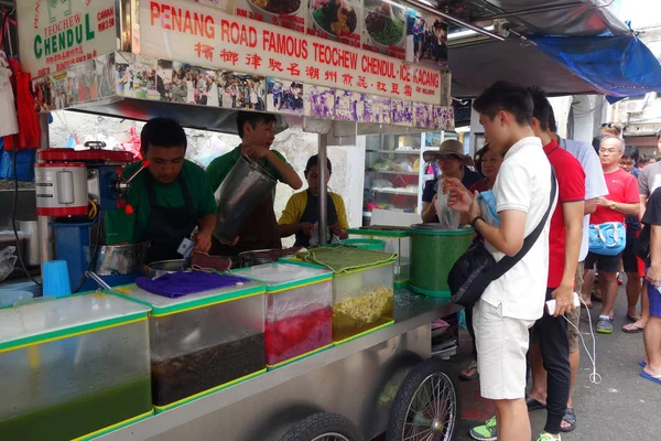 Street hawker vende cendol a Penang, Malesia — Foto Stock