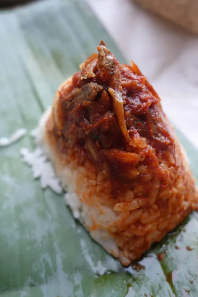 Cibo tradizionale in Malesia chiamato nasi lemak — Foto Stock