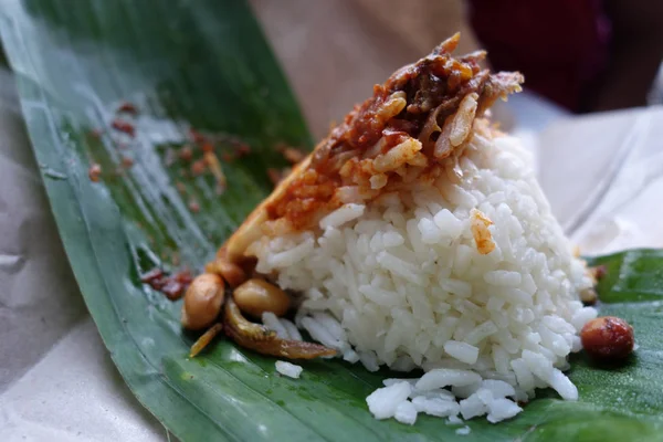 Makanan tradisional di Malaysia bernama nasi lemak — Stok Foto