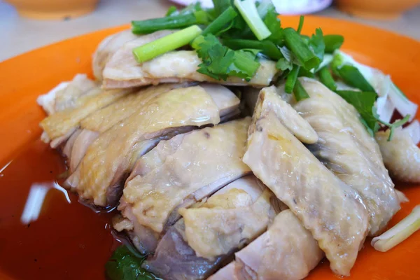 Gotowany kurczak pokroić na plasterki porcje — Zdjęcie stockowe
