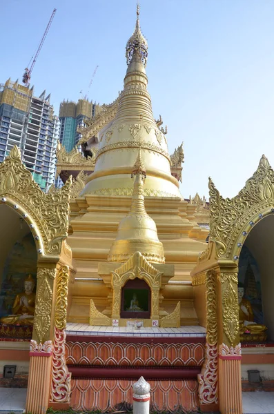 Popular templo birmano en Penang, Malasia — Foto de Stock