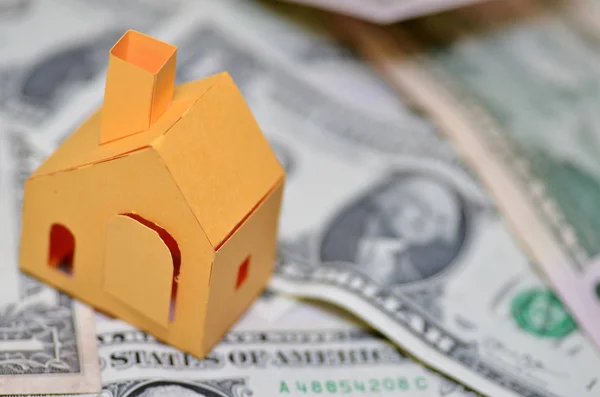 Paper house model and money — Stock Photo, Image