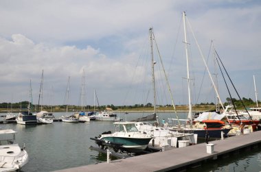 Yat Marina Bay Puteri Harbour, Johor, bağlantı istasyonu