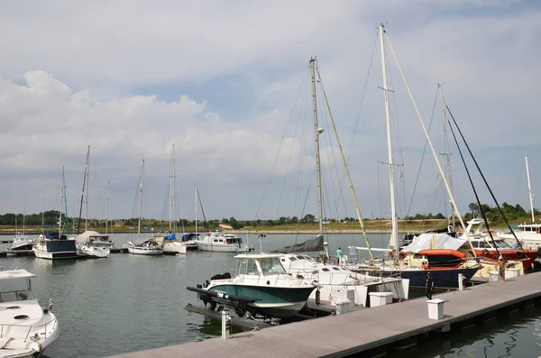 Yat Marina Bay Puteri Harbour, Johor, bağlantı istasyonu