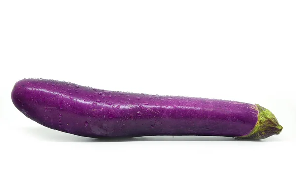 Su damlası ile mor patlıcan — Stok fotoğraf