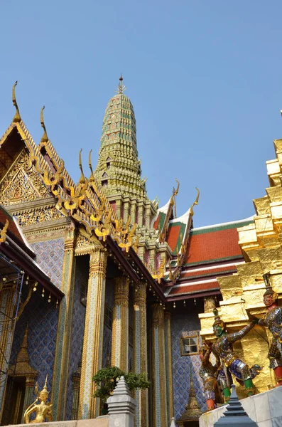 Большой дворец на Пхра Накхоне в Бангкоке — стоковое фото