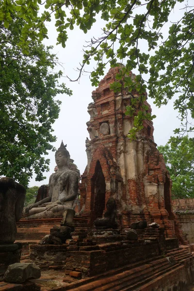 Scenic view of the towering prang of Wat Phra Ram — Stock Photo, Image