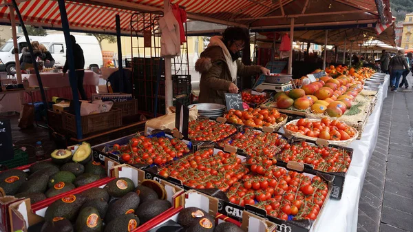Colorato mercato delle verdure fresche in Francia — Foto Stock