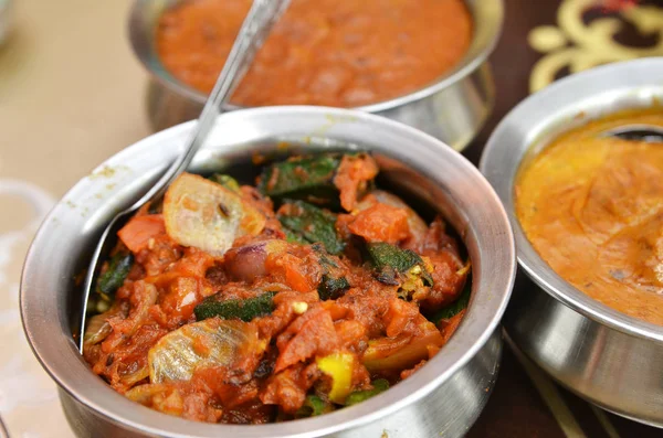 Bhindi masala vagy okra curry — Stock Fotó