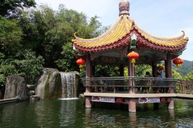 Penang tapınakta kek Lok Si