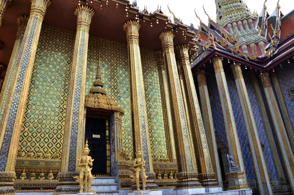 Großer palast in phra nakhon in bangkok — Stockfoto