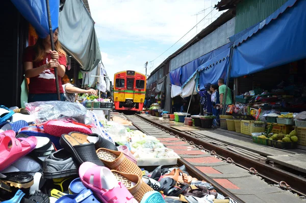 Mae Klong Train Marrket, Tailândia — Fotografia de Stock