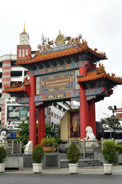 Китайський квартал ворота Yoawarach в Бангкоку — стокове фото