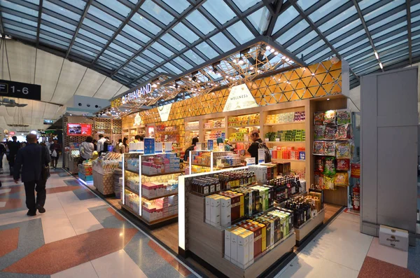 Bangkok Suvarnabhumi Havaalanı Duty free shop — Stok fotoğraf