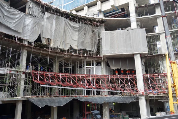 Construction site with workers at Bangkok — Stock Photo, Image