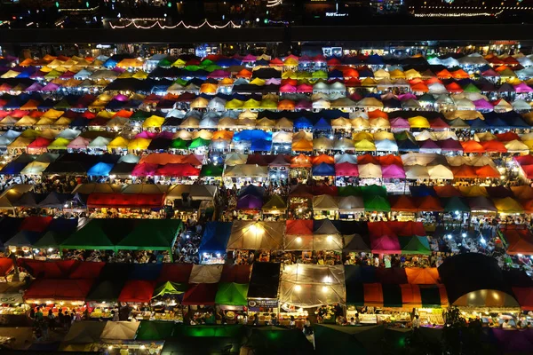 Talad ράβδο Fai νυχτερινή αγορά, Μπανγκόκ — Φωτογραφία Αρχείου