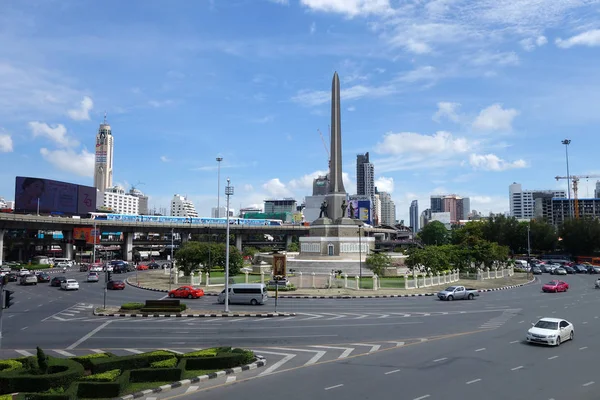 Traffico di trasporto a Victory Monument, Bangkok — Foto Stock