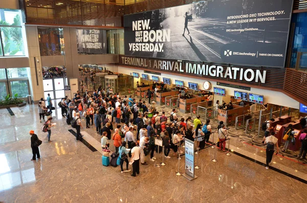 Controllo dell'immigrazione all'aeroporto internazionale di Changi — Foto Stock