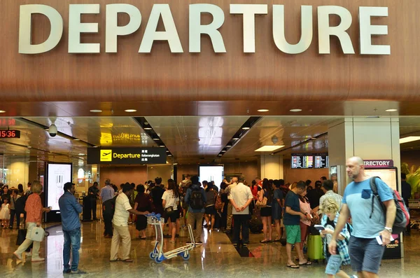 Sala partenze nel Terminal 1 dell'Aeroporto Changi — Foto Stock