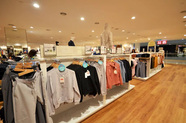 Uniqlo store located in Kota Kinabalu — Stock Photo, Image