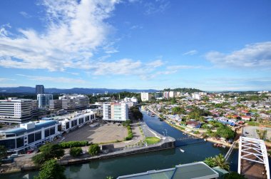 Bir Kota Kinabalu havadan görünümü