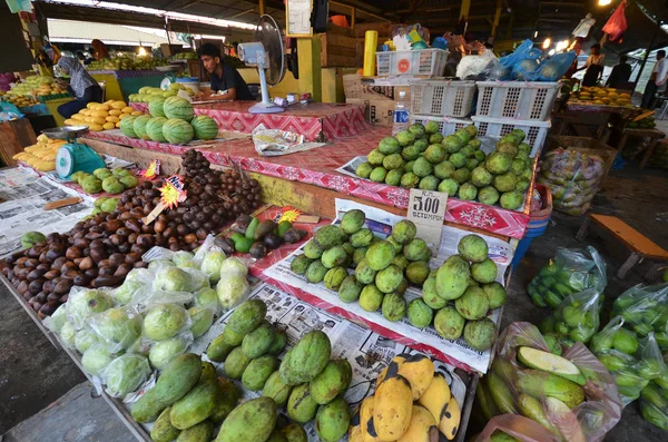 Fruit kramen in Kota Kinabalu, Sabah — Stockfoto