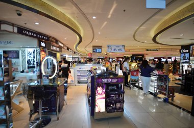 Kozmetik mağazası Changi Havaalanı'nda