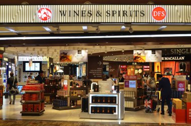 Singapur Changi Havaalanı Duty Free mağazasında