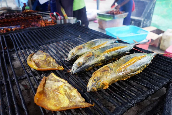在马来西亚沙巴州的烤的鱼 — 图库照片