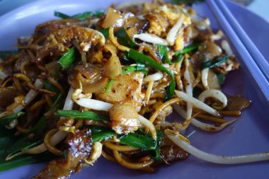 Penang Char Kway Teow kızarmış geniş Pirinç Noodle