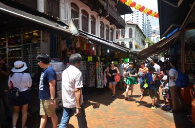 Singapur chinatown bölgesinin hareketli sokak