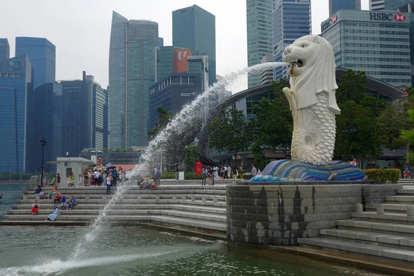 Merlion no Merlion Park em Singapura — Fotografia de Stock