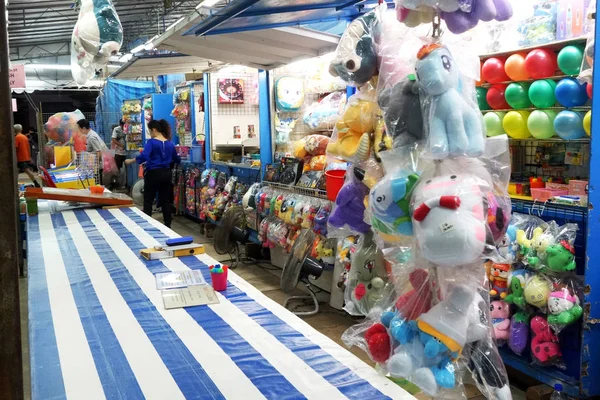 Games stall in the night market — Stock Photo, Image