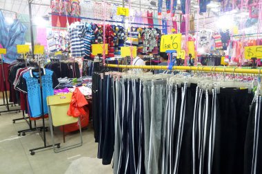 Kıyafet gece pazarında satabilirim durak