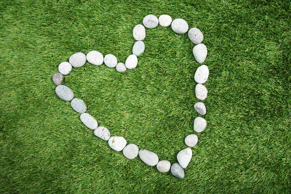 Forma de corazón hecha de piedras — Foto de Stock