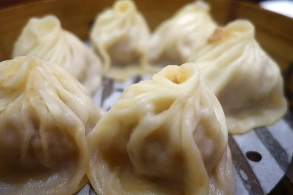 Traditionelle Suppe Knödel xiao long bao — Stockfoto