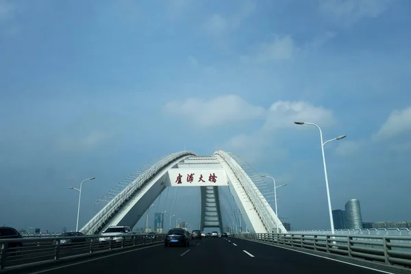 Lupu Bridge that across the Huangpu River in Shanghai — Stock Photo, Image