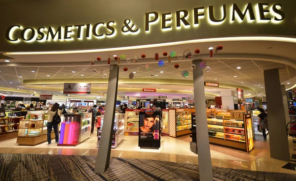 Ccosmetic shop-ban Szingapúr-Changi repülőtér — Stock Fotó