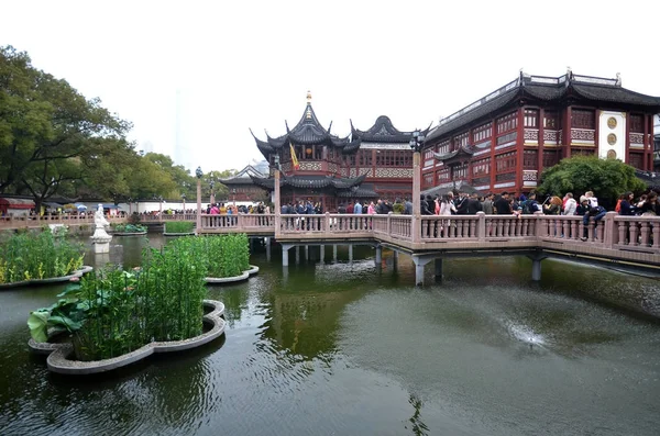 Yu Yuan (Yu Bahçesi) eski sokak Shanghai, Çin — Stok fotoğraf