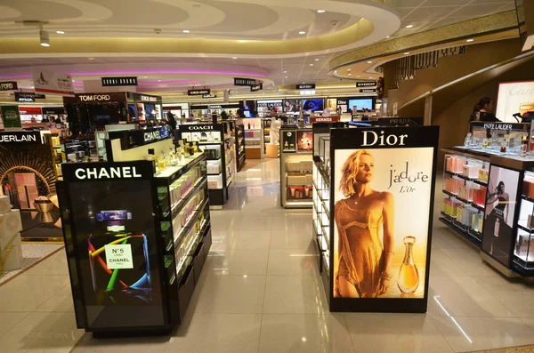 Ccosmetic shop-ban Szingapúr-Changi repülőtér — Stock Fotó