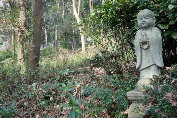Estatua de un pequeño y lindo Buda — Foto de Stock
