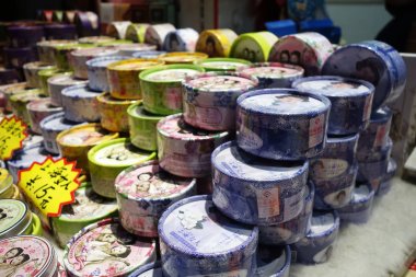 Shanghai Yuyuan Garden civarındaki Çinli Hatıra Eşyası ile alışveriş