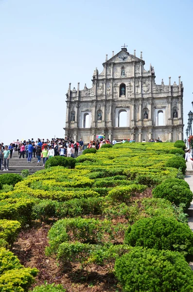 stock image People at Ruins of Saint Paul Church