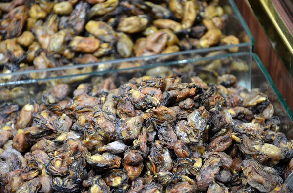 Dried oysters in the market — Stock Photo, Image